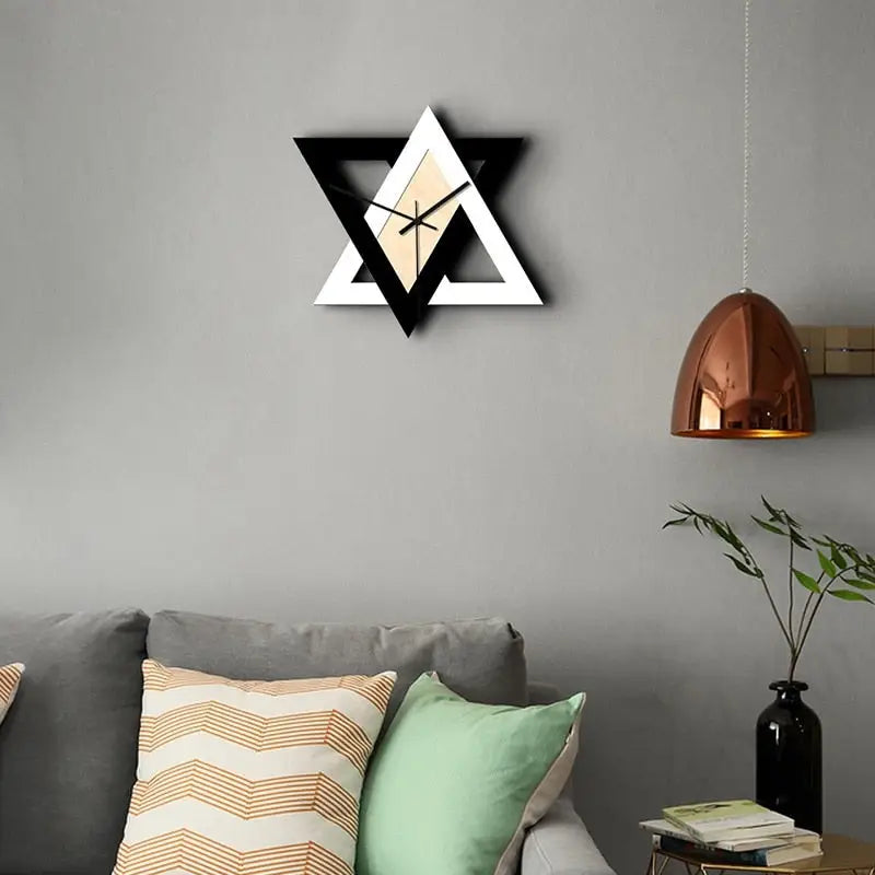 Horloge murale Triangle noir et blanc